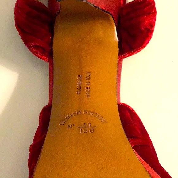 SUPER RARE Ferragamo 1 OF 150 MADE Size 39.5 EU (9.5 US) Red Velvet Satin Heels - Picture 7 of 10